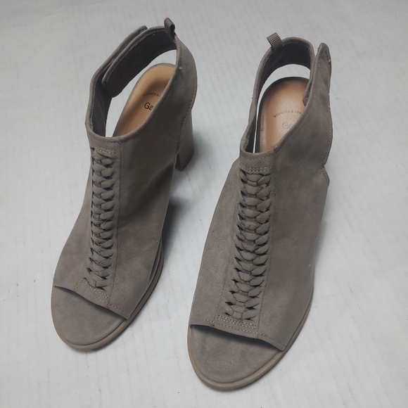Gap Women's Gray Slingback Suede Chunky Heels Size 9 - Picture 3 of 15